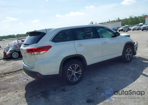 2019 Toyota Highlander Le z USA, uszkodzony, nr VIN 5TDBZRFH5KS718739